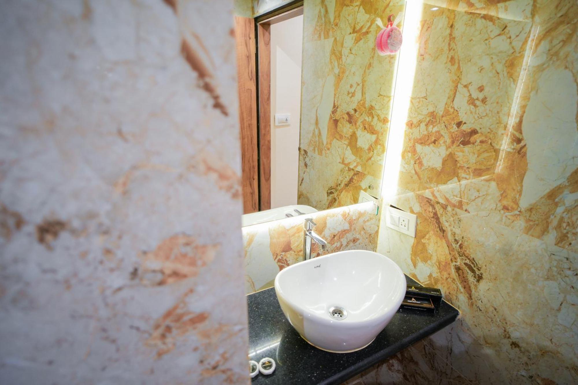 Hotel Skylink Hospitality Mahalaxmi ムンバイ エクステリア 写真