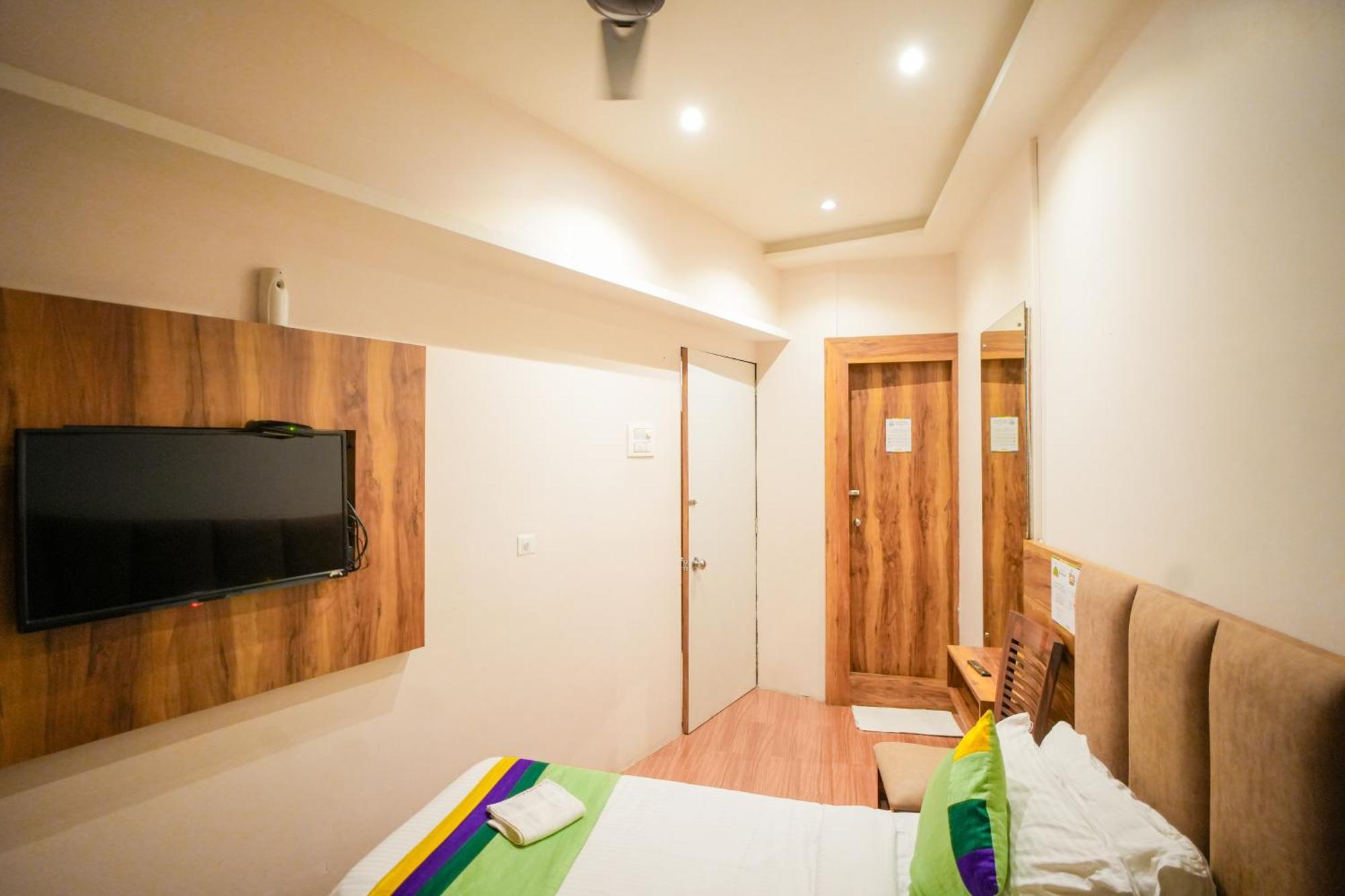 Hotel Skylink Hospitality Mahalaxmi ムンバイ エクステリア 写真