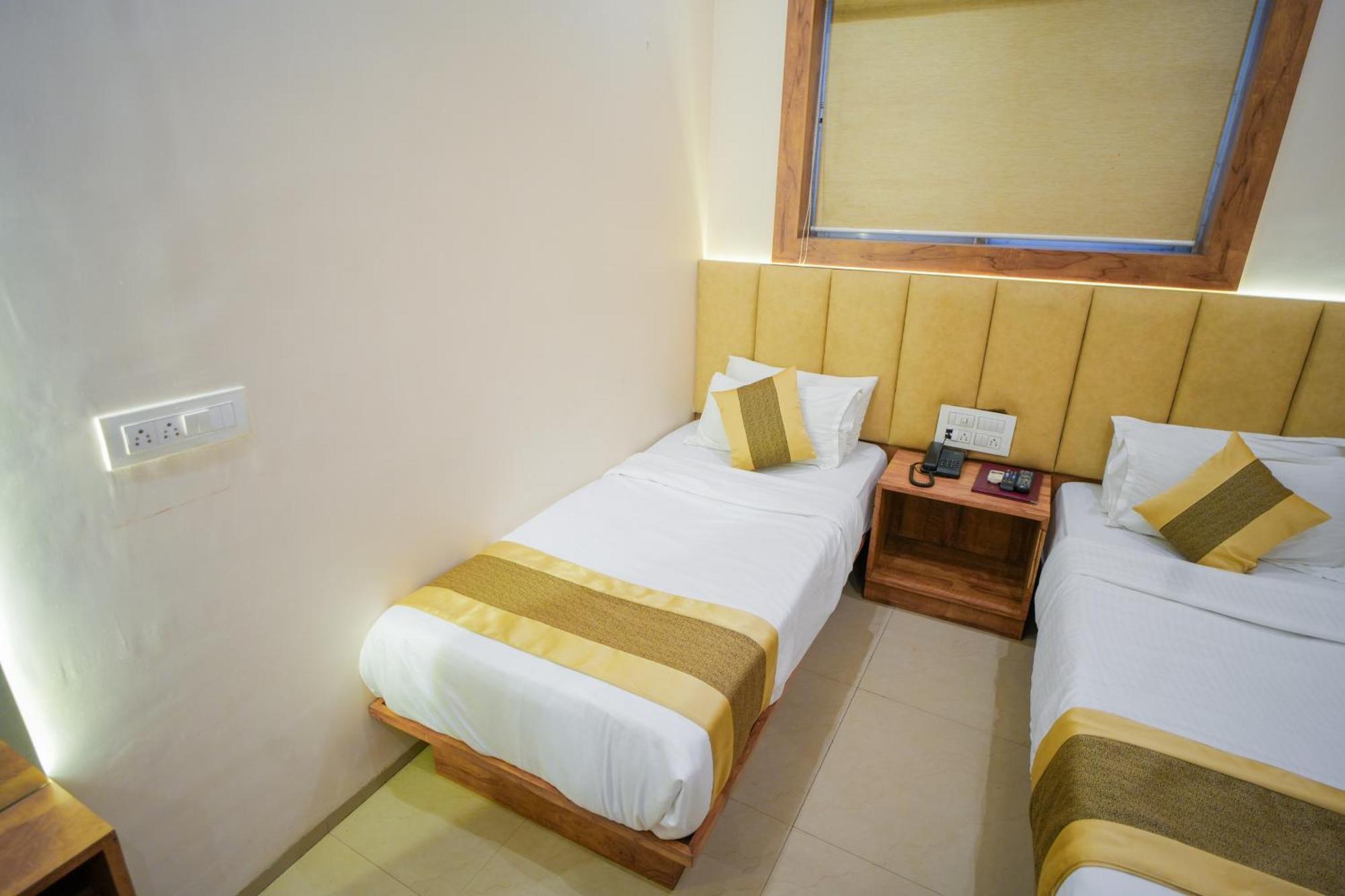 Hotel Skylink Hospitality Mahalaxmi ムンバイ エクステリア 写真