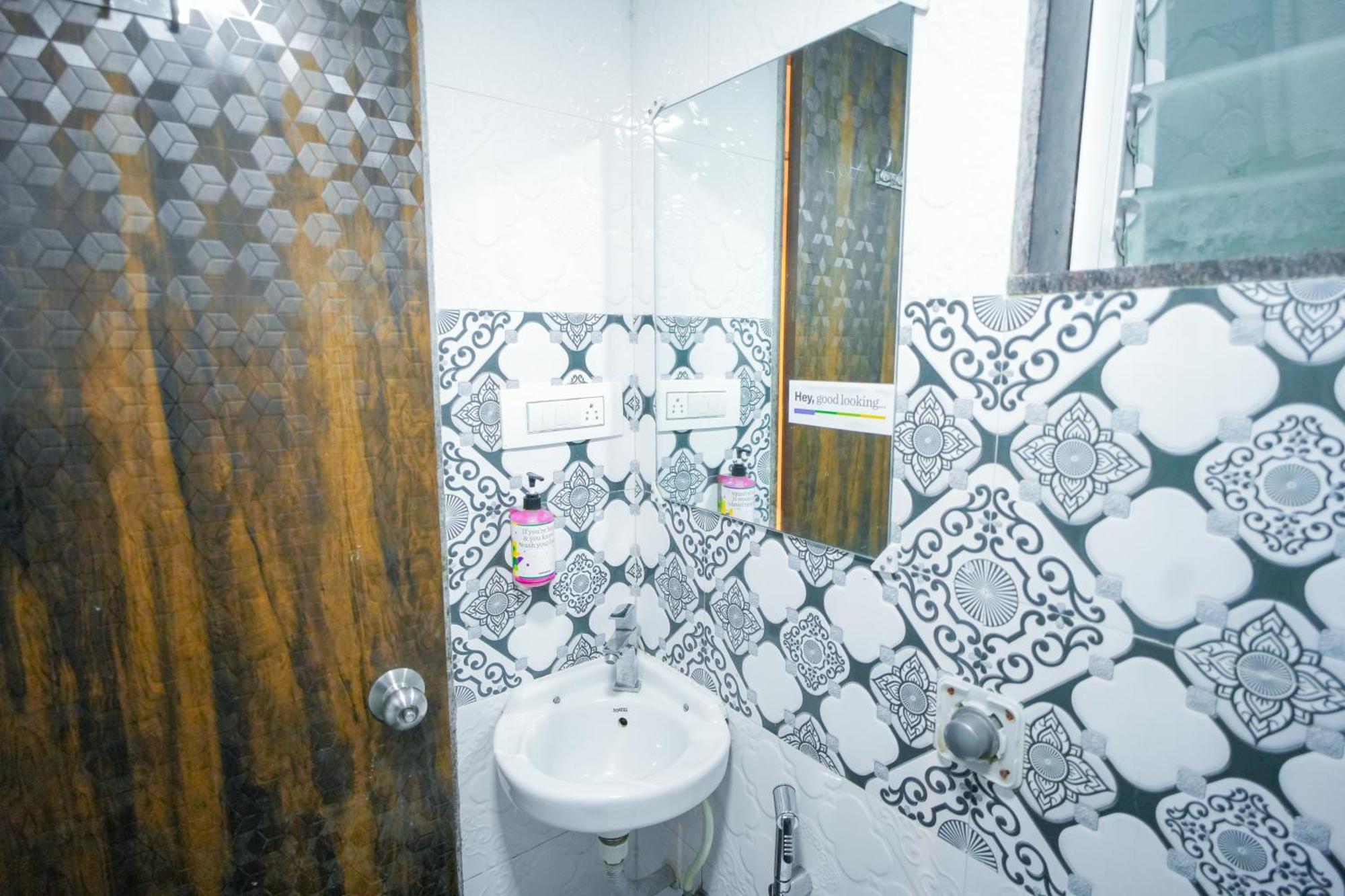 Hotel Skylink Hospitality Mahalaxmi ムンバイ エクステリア 写真
