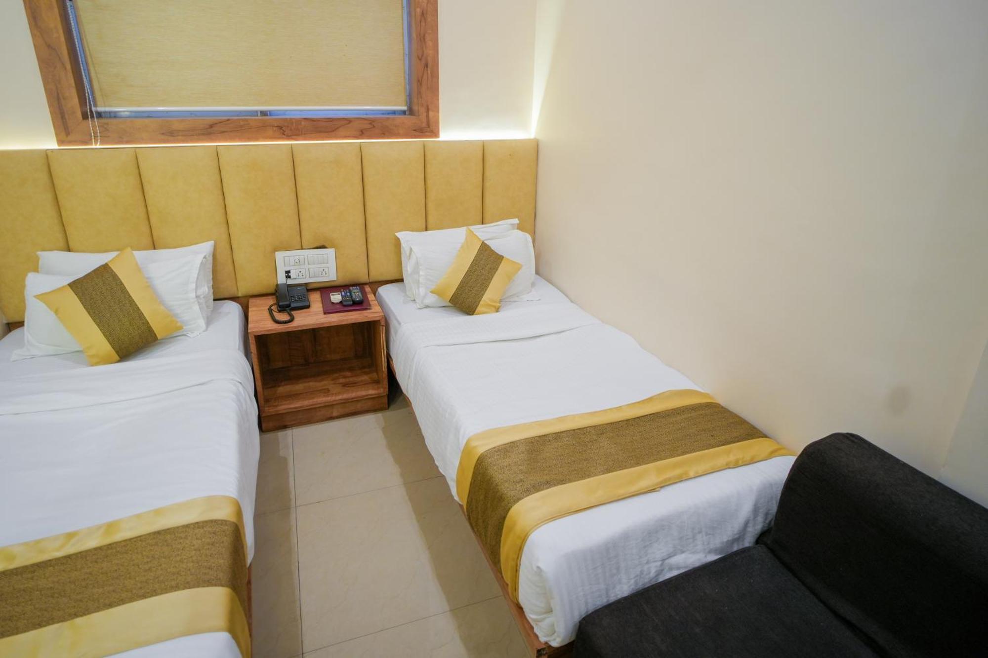 Hotel Skylink Hospitality Mahalaxmi ムンバイ エクステリア 写真