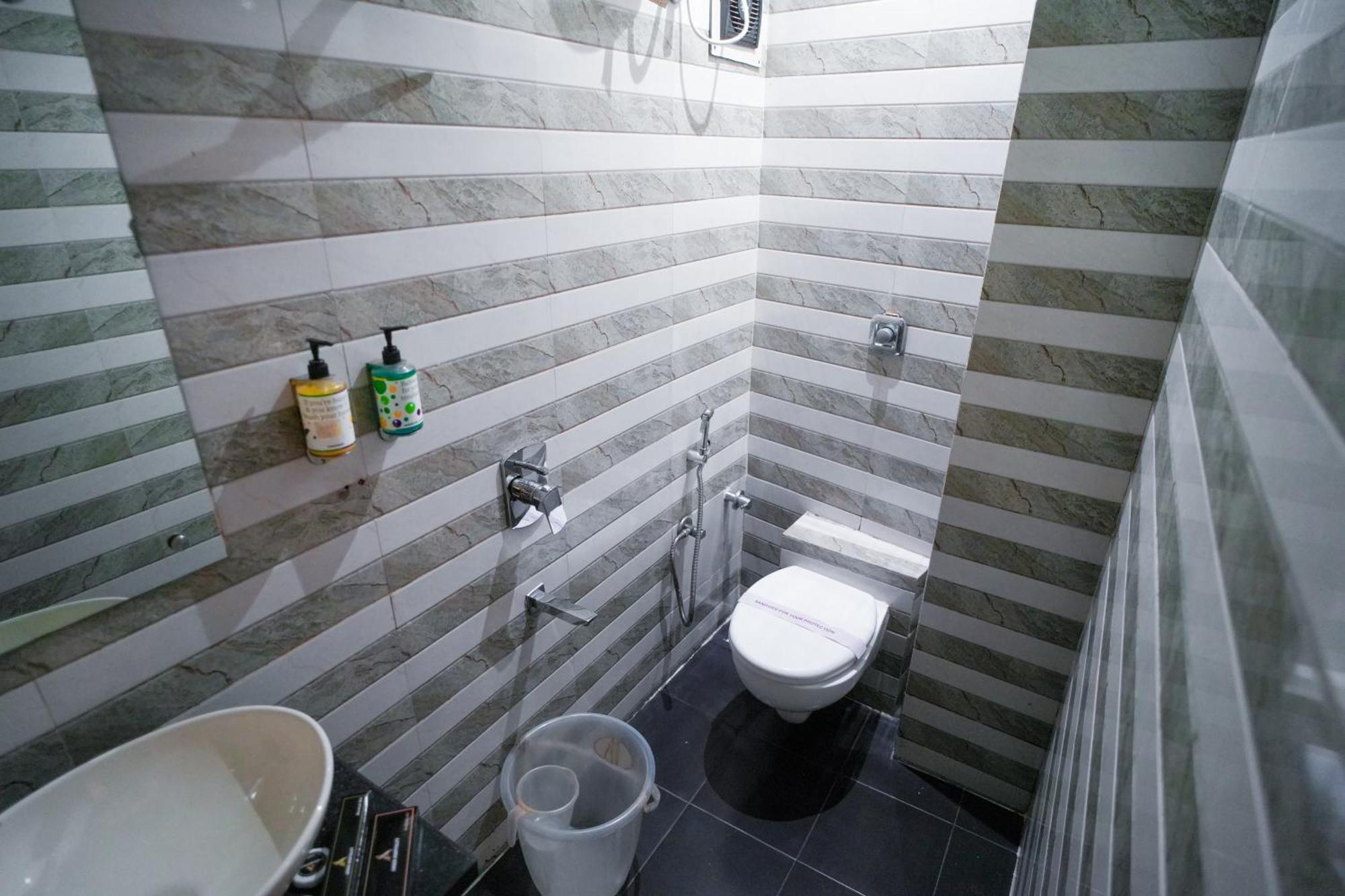 Hotel Skylink Hospitality Mahalaxmi ムンバイ エクステリア 写真