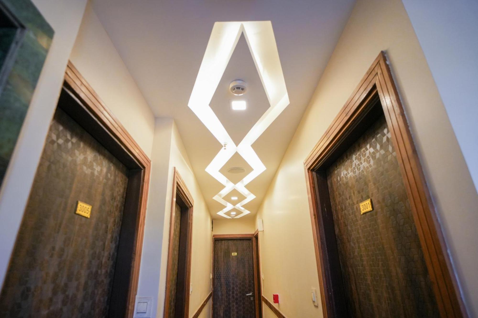 Hotel Skylink Hospitality Mahalaxmi ムンバイ エクステリア 写真