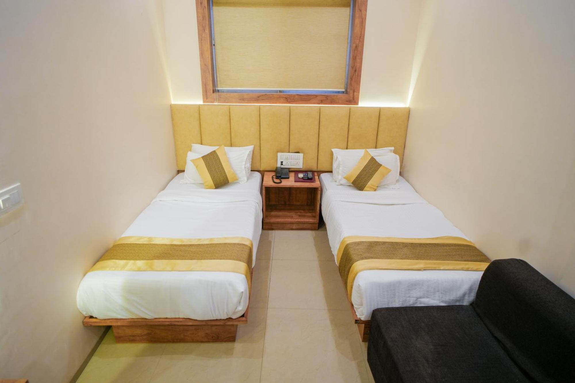 Hotel Skylink Hospitality Mahalaxmi ムンバイ エクステリア 写真