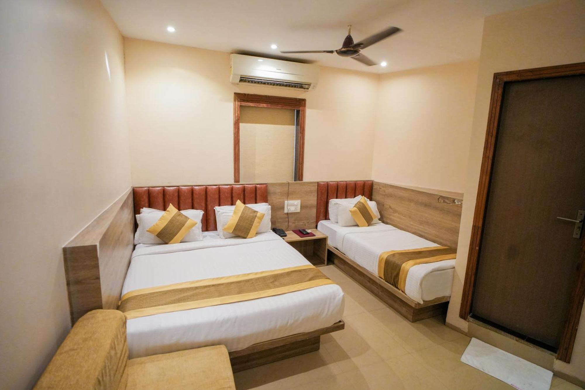 Hotel Skylink Hospitality Mahalaxmi ムンバイ エクステリア 写真