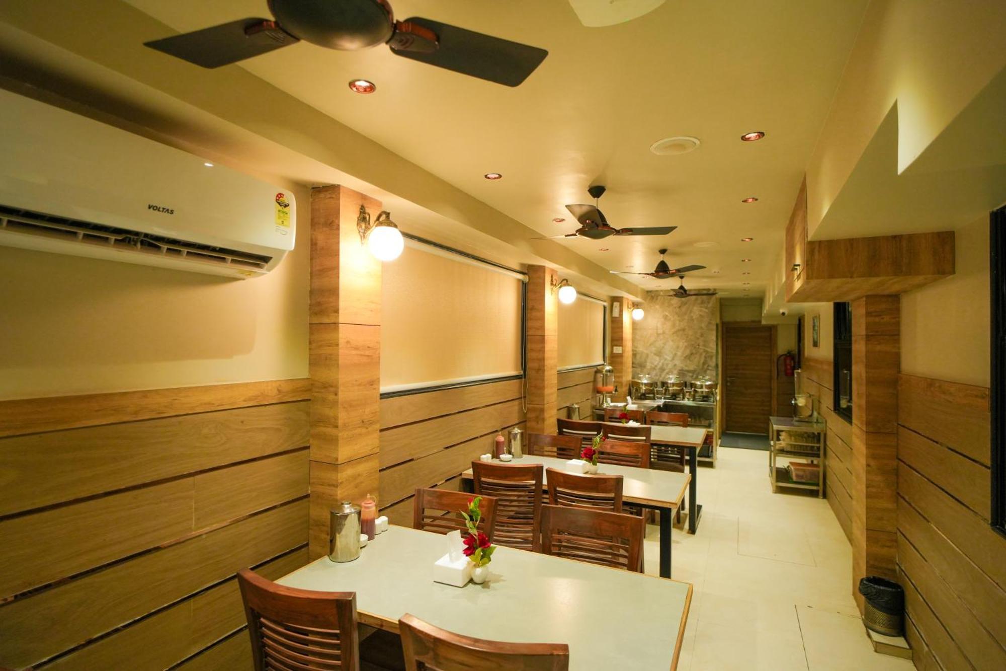 Hotel Skylink Hospitality Mahalaxmi ムンバイ エクステリア 写真