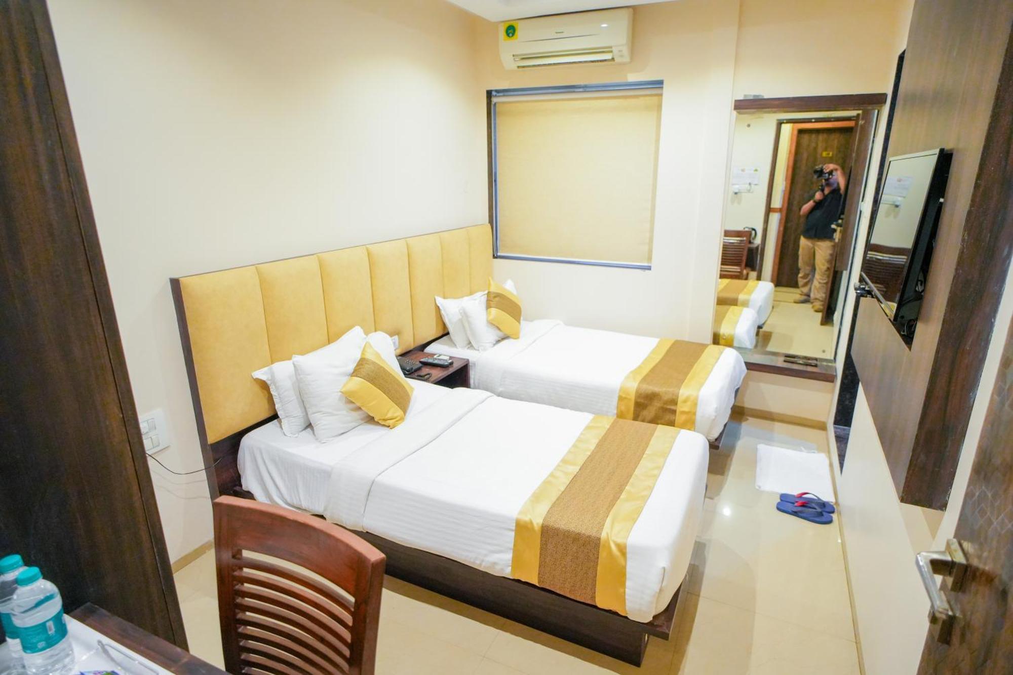 Hotel Skylink Hospitality Mahalaxmi ムンバイ エクステリア 写真