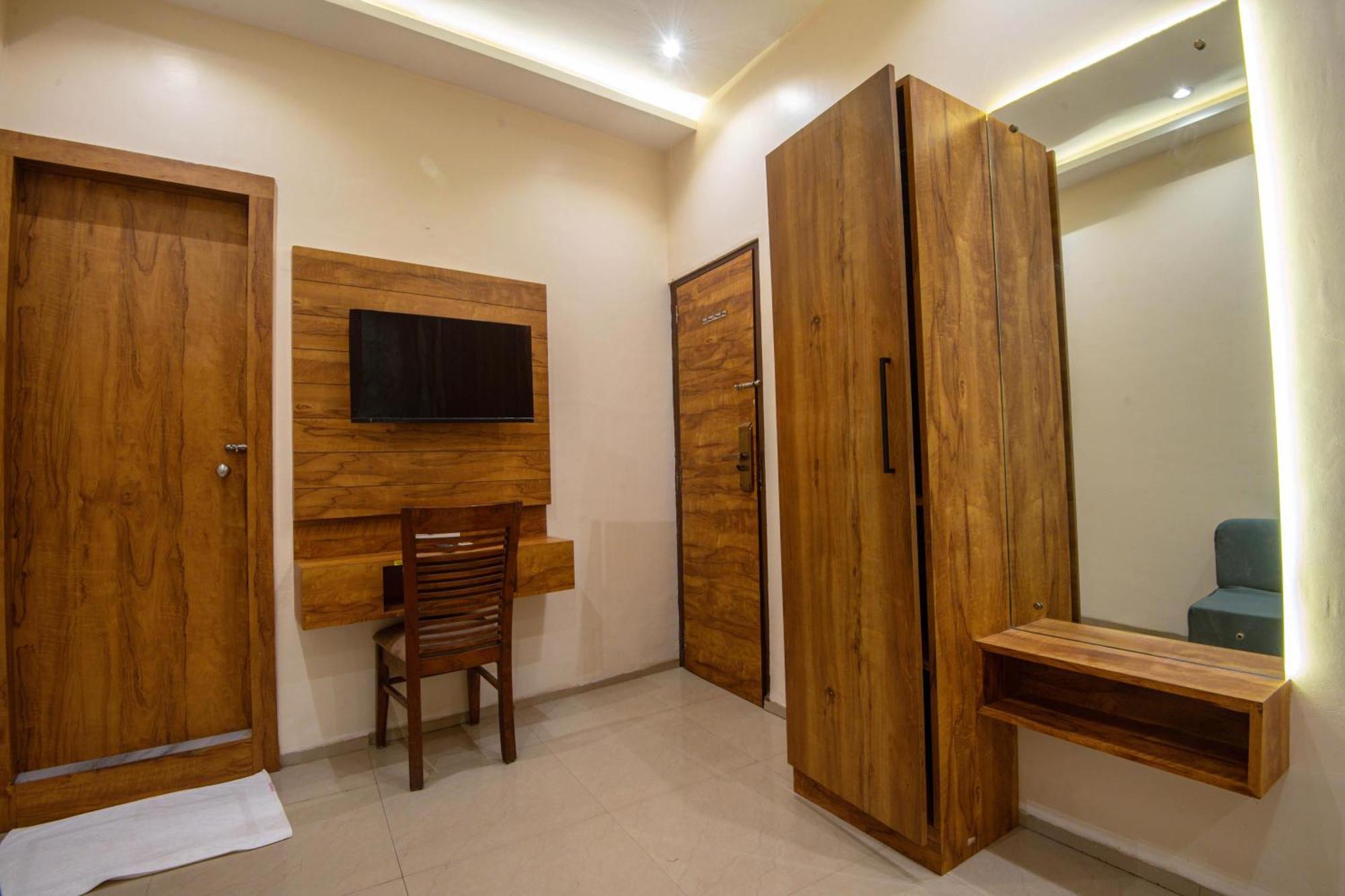 Hotel Skylink Hospitality Mahalaxmi ムンバイ エクステリア 写真