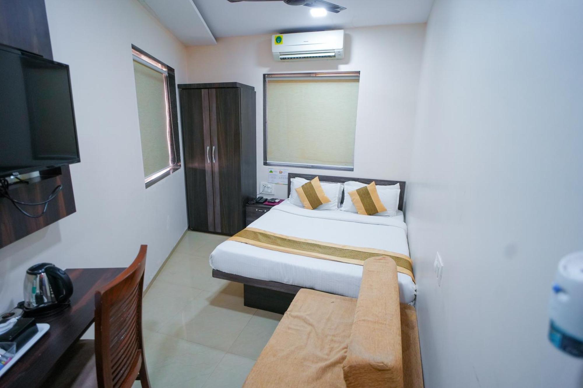 Hotel Skylink Hospitality Mahalaxmi ムンバイ エクステリア 写真