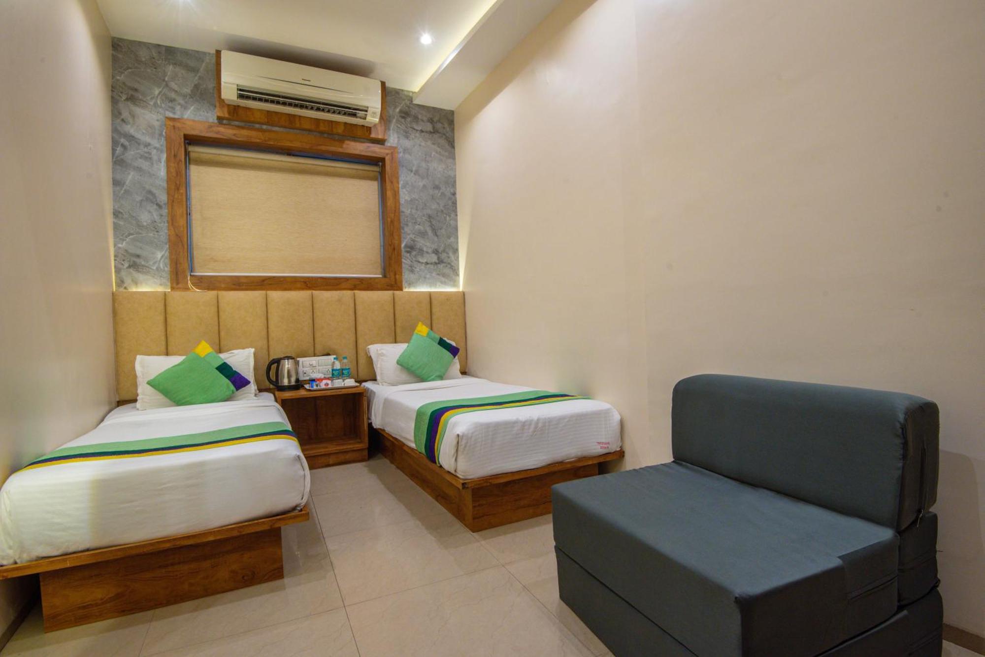 Hotel Skylink Hospitality Mahalaxmi ムンバイ エクステリア 写真