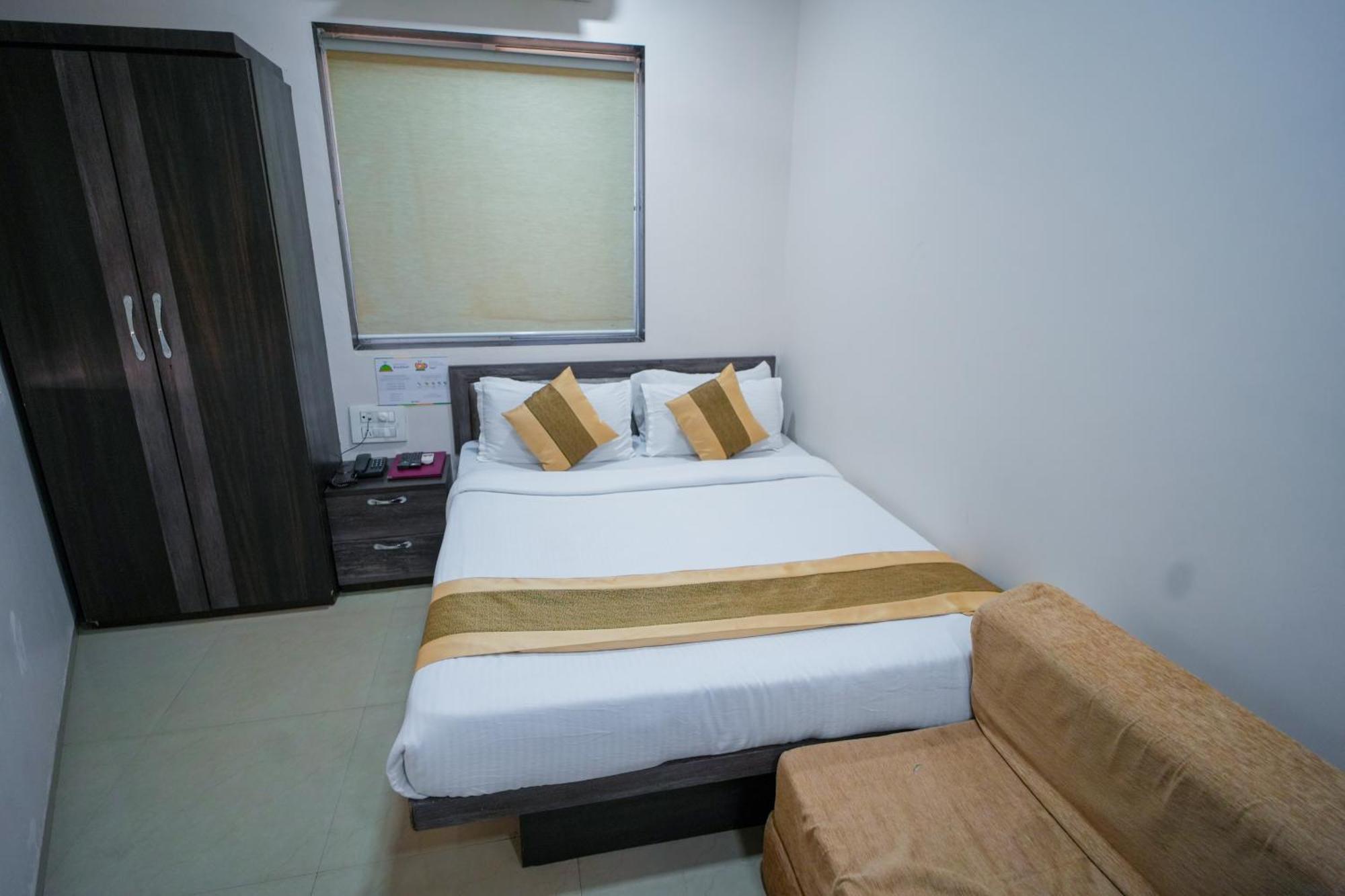 Hotel Skylink Hospitality Mahalaxmi ムンバイ エクステリア 写真