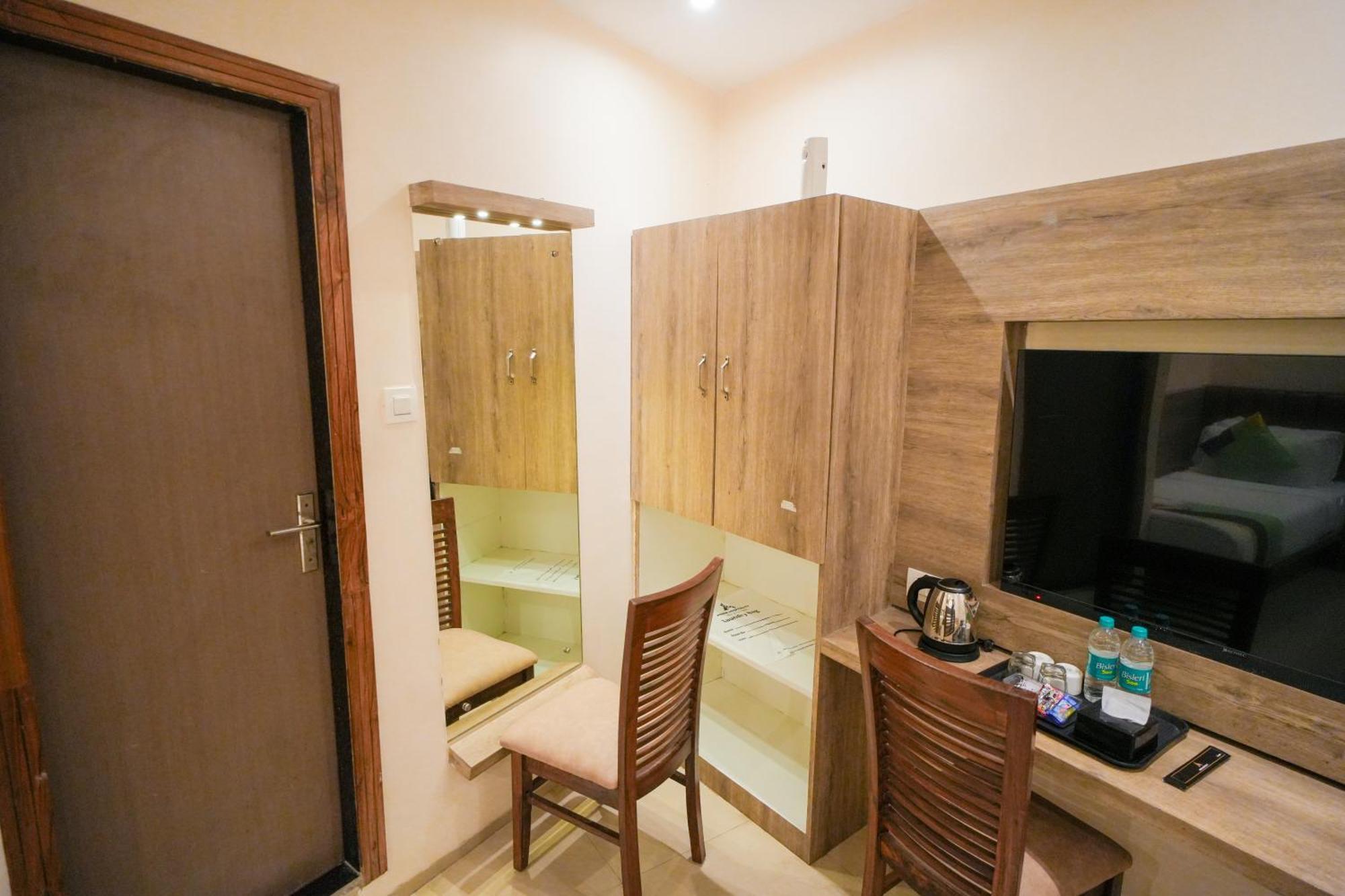 Hotel Skylink Hospitality Mahalaxmi ムンバイ エクステリア 写真