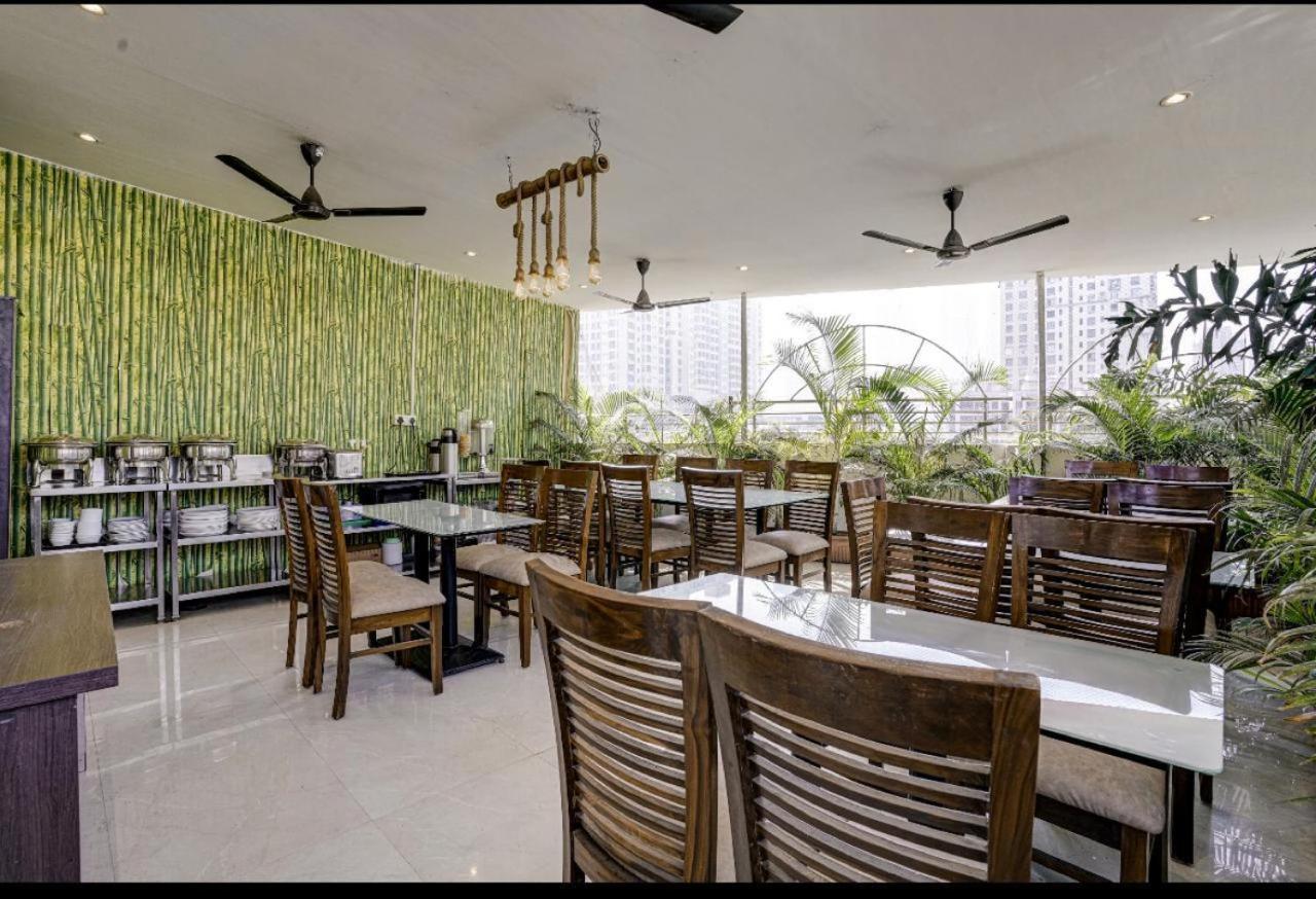 Hotel Skylink Hospitality Mahalaxmi ムンバイ エクステリア 写真