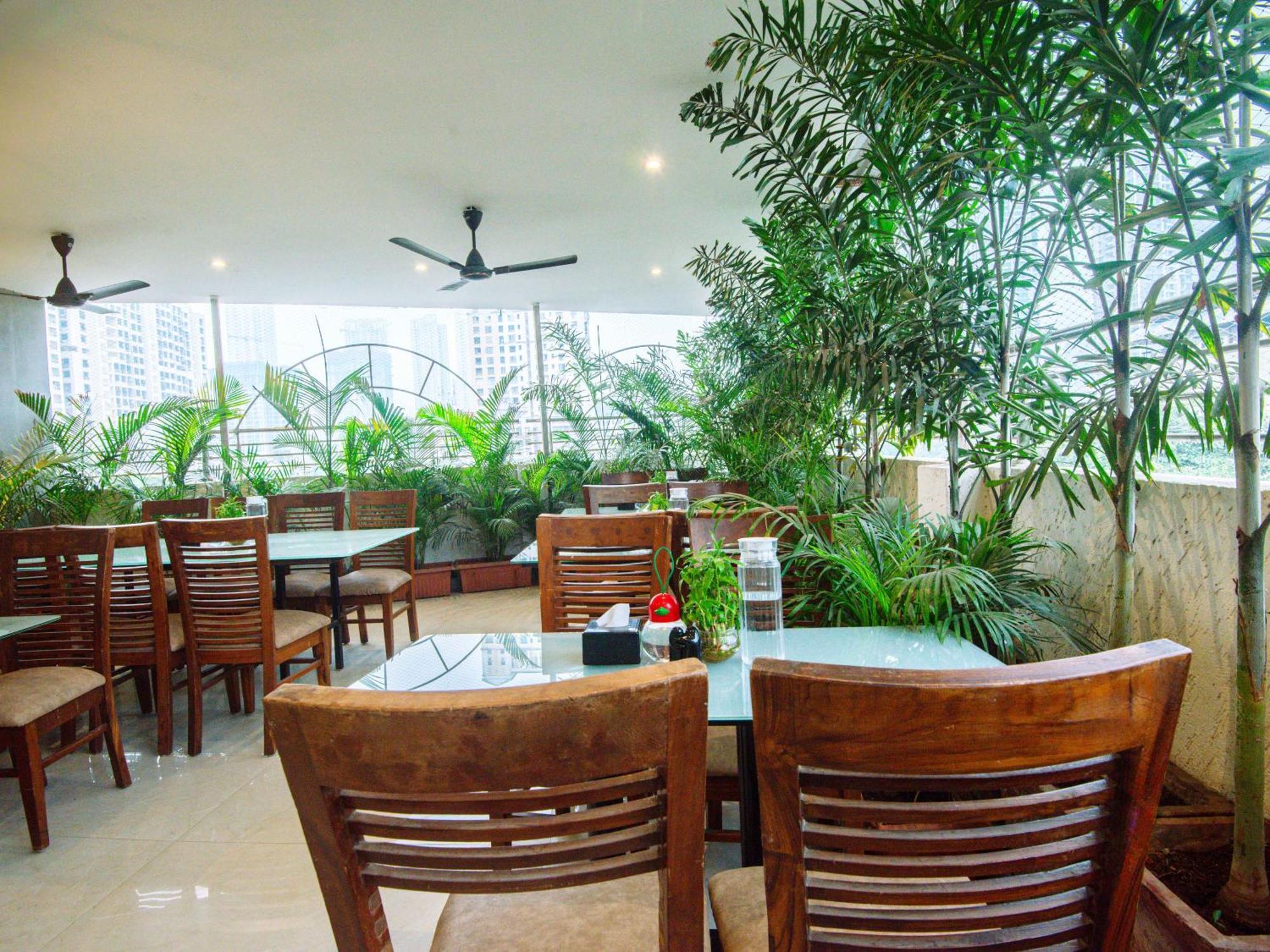 Hotel Skylink Hospitality Mahalaxmi ムンバイ エクステリア 写真